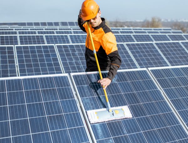Solar Panel Cleaning – 3 Important Points to Remember