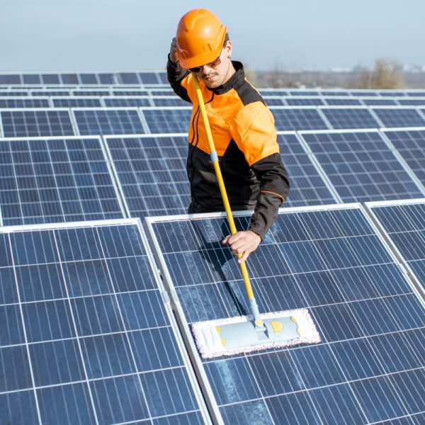 Solar Panel Cleaning – 3 Important Points to Remember
